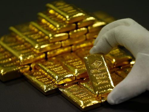 Vàng thỏi tại một nhà máy ở Vienna (Áo). Ảnh: Reuters