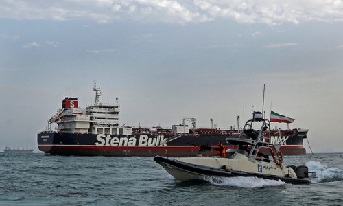 Xuồng vũ trang IRGC áp tải tàu dầu Stena Impero hôm 20/7. Ảnh: