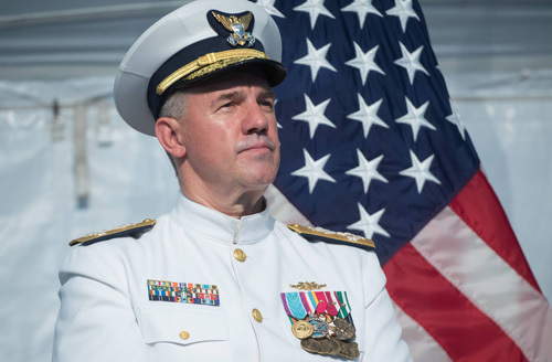 Đô đốc Karl Schultz, Tư lệnh Lực lượng Tuần duyên Mỹ. Ảnh: AFP.
