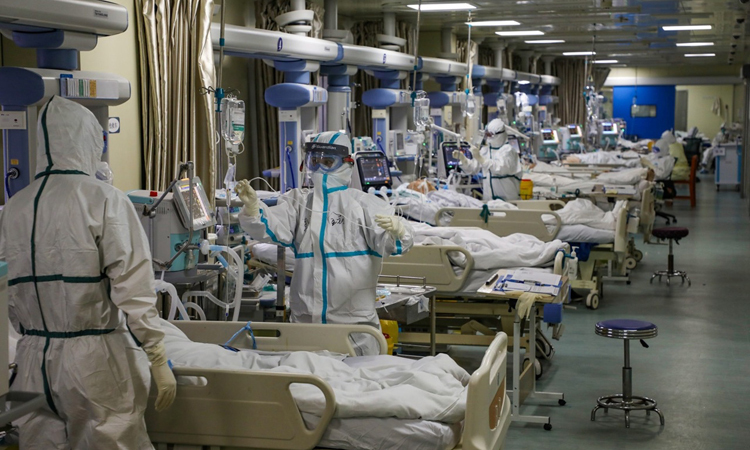 Phòng chăm sóc đặc biệt tại một bệnh viện ở Vũ Hán, tỉnh Hồ Bắc, Trung Quốc hôm 6/1. Ảnh: Reuters.