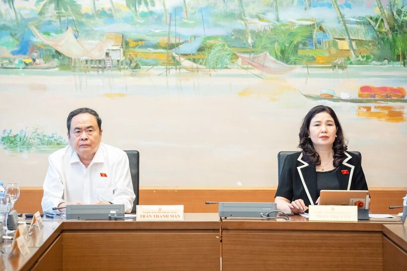 Phiên họp tại Tổ 13 vào ngày 23/6. Ảnh: Phạm Thúy